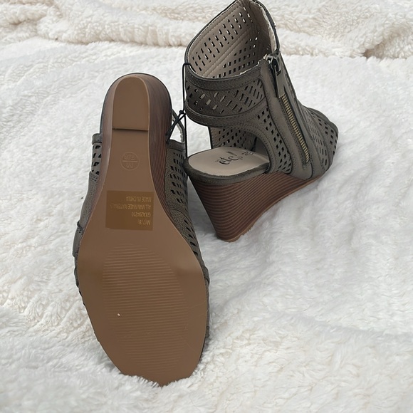 Wedges - Picture 5 of 5